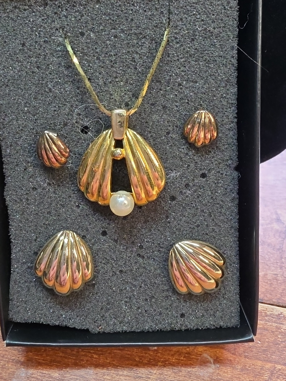 Gold Shell Pendant Necklace with Faux Pearl - Women's Jewelry